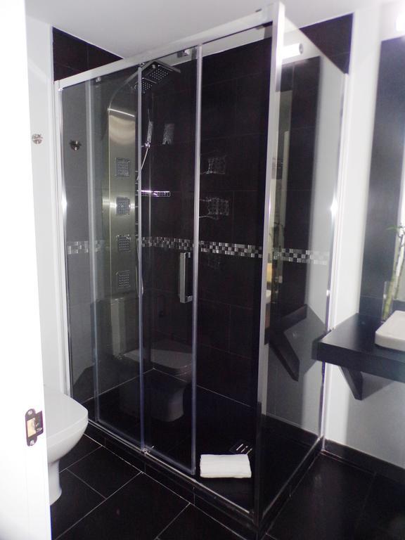 Los Amigos Vip Rooms Madrid Exterior foto
